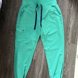 Figs surgical green scrub set